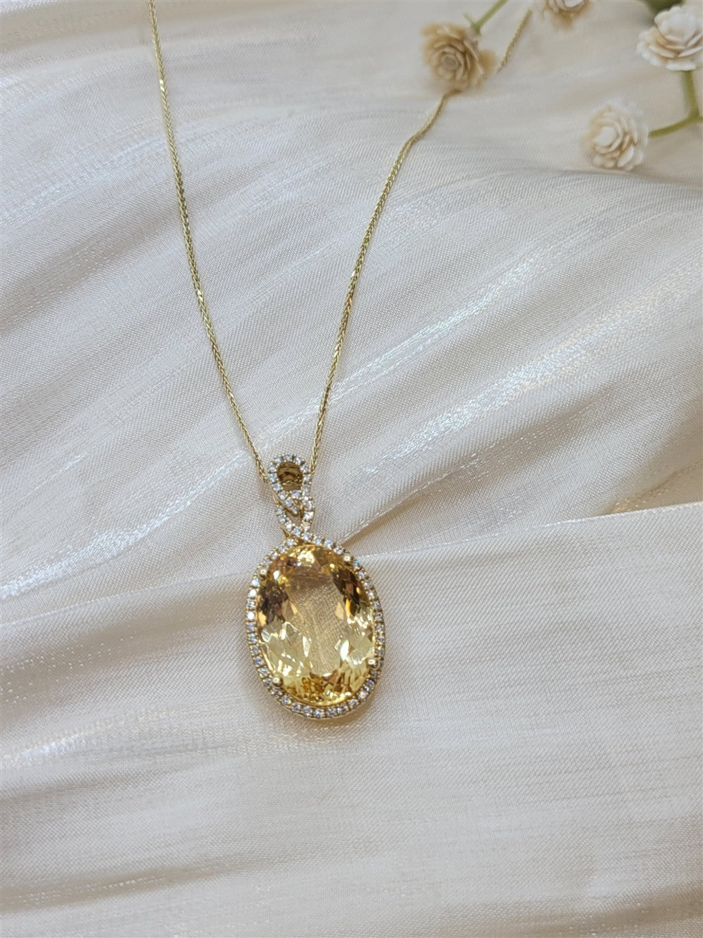 14K Yellow Gold ctw Oval cut Imperial Topaz Gemstone