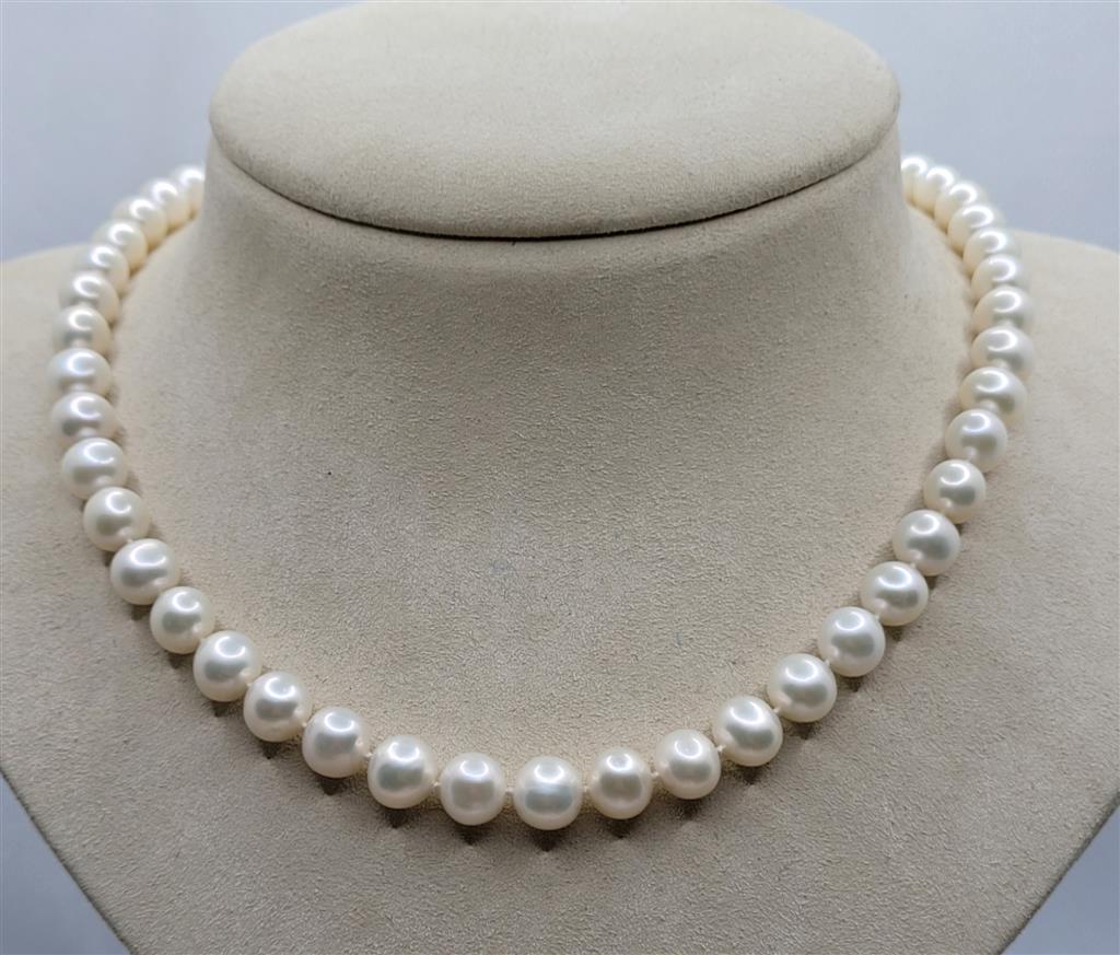 14K Yellow Gold Single Strand Pearl Necklace