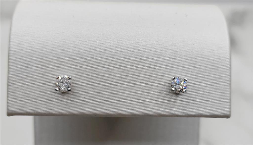 14K White Gold 0.45 ctw Round cut Diamond Stud Earrings