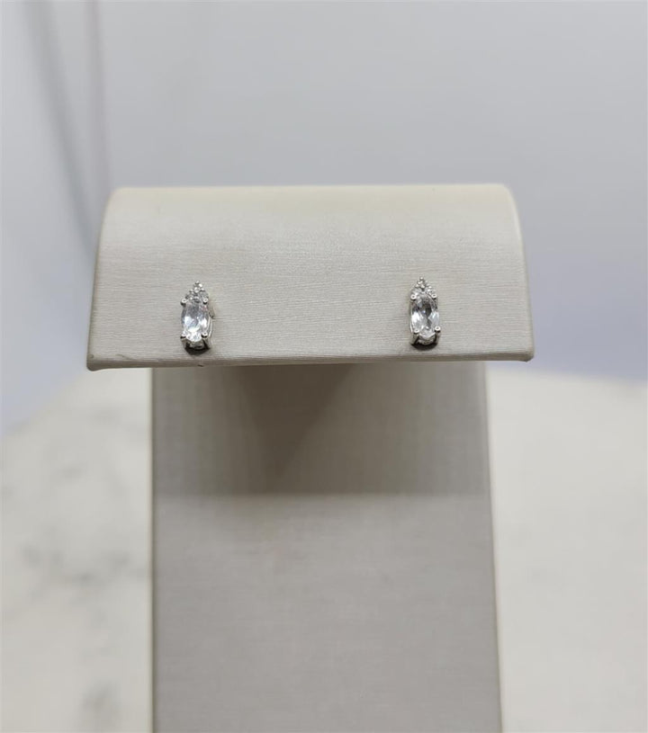 10K White Gold 0.56 ctw Ovl cut Gemstone Earrings