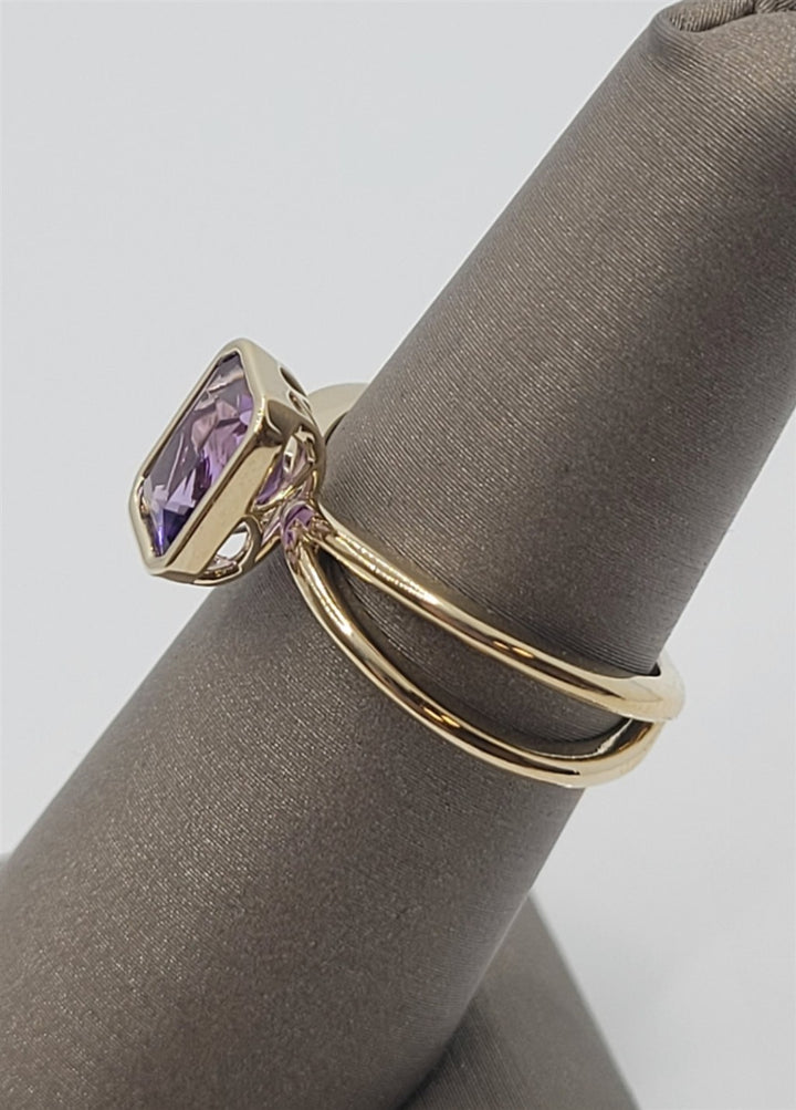 14K Yellow Gold Split Shank Bezel Set Amethyst Ring
