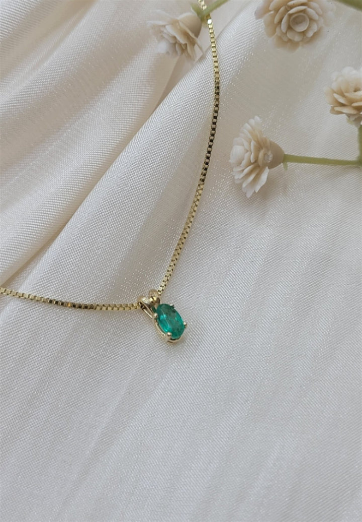 14K Yellow Gold Emerald Solitaire Necklace