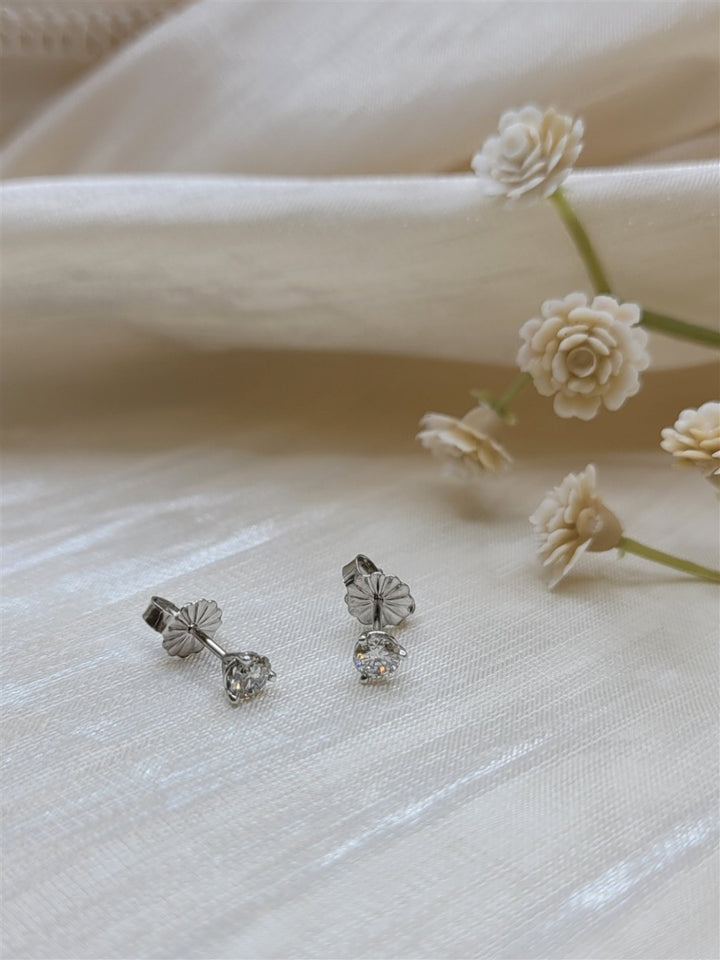 14K White Gold 0.34 Twt Round Cut Diamond Stud Earrings