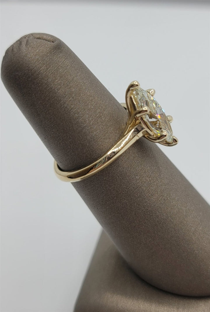 14K Yellow Gold 1.61 ct Marquise Cut Classic Diamond Engagement Ring