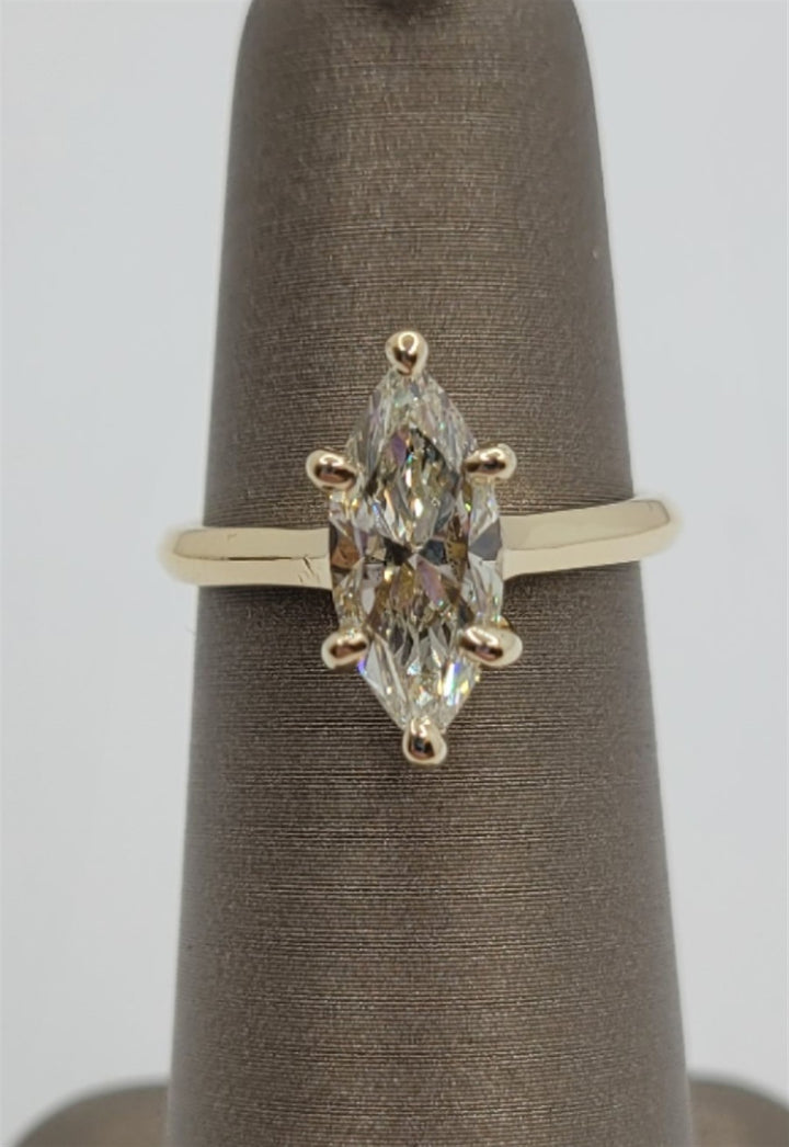 14K Yellow Gold 1.61 ct Marquise Cut Classic Diamond Engagement Ring