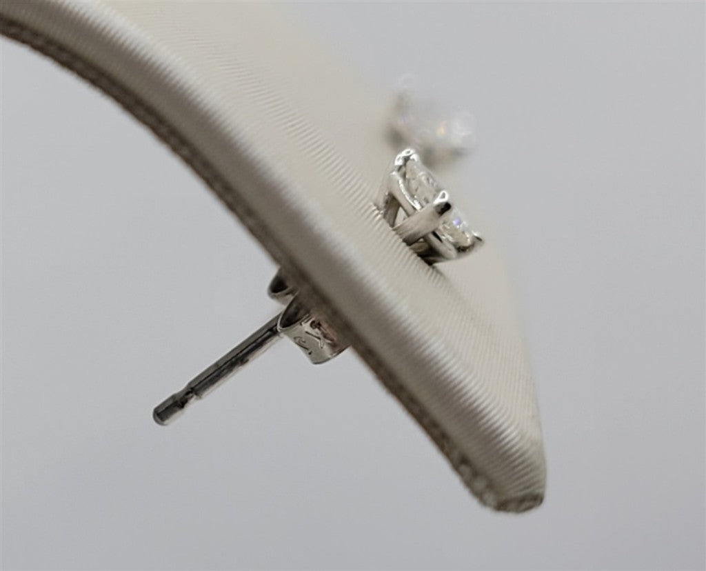 14K White Gold 0.26 ctw Round cut Diamond Stud Earrings