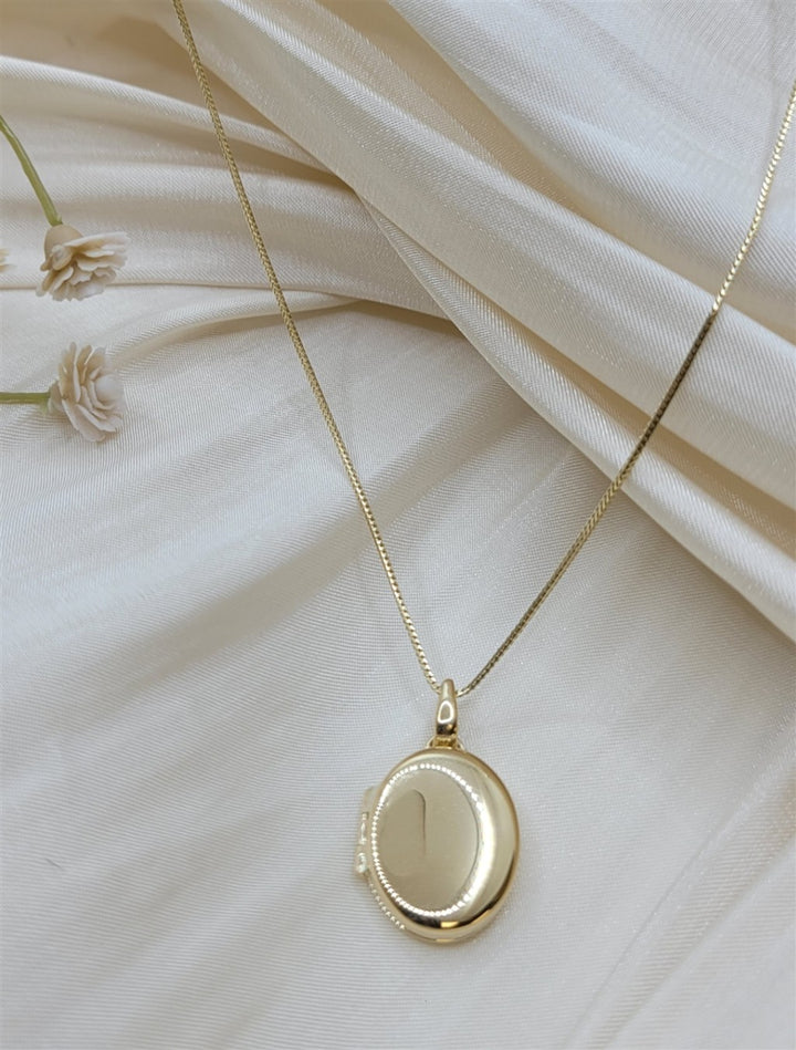 14K Yellow Gold Engravable Locket Necklace