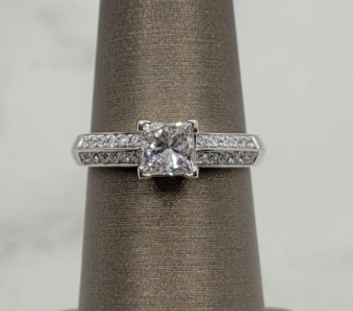 18K White Gold Classic Almor Designs Diamond Engagement Ring