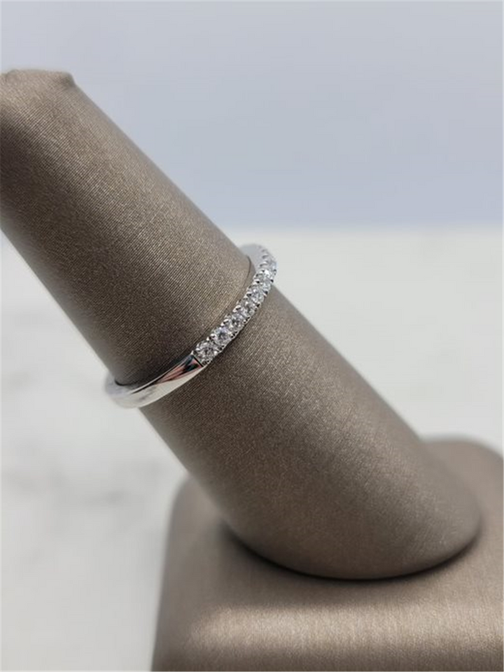 14K White Gold .21ctw Prong Set Diamond Wedding Ring
