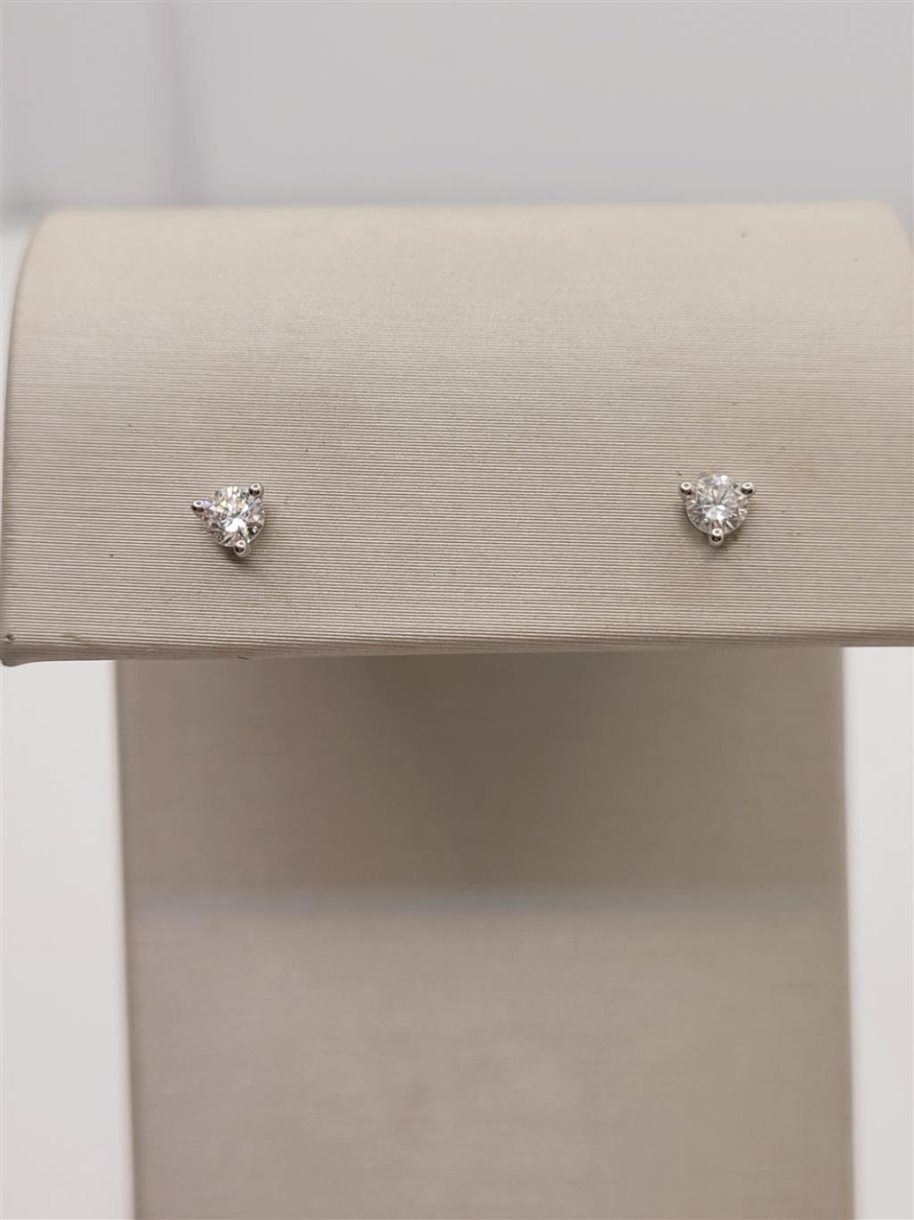 14K White Gold 0.25 Twt Round Diamond Stud Earrings