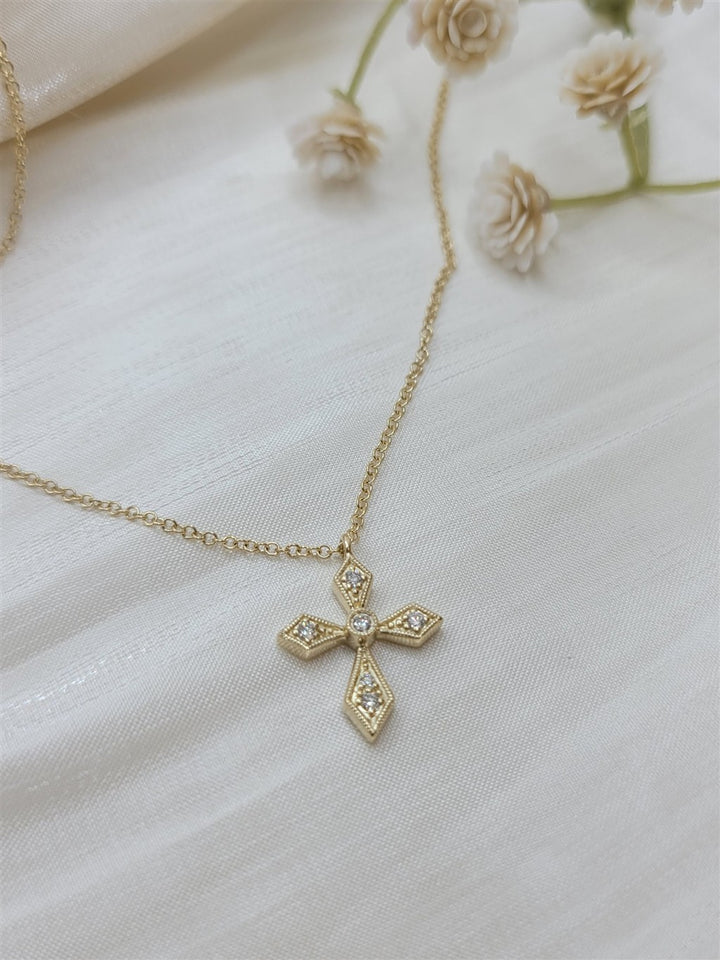 17.5" Vintage Inspired 14K Yellow Gold Pointed Diamond Cross Pendant Necklace