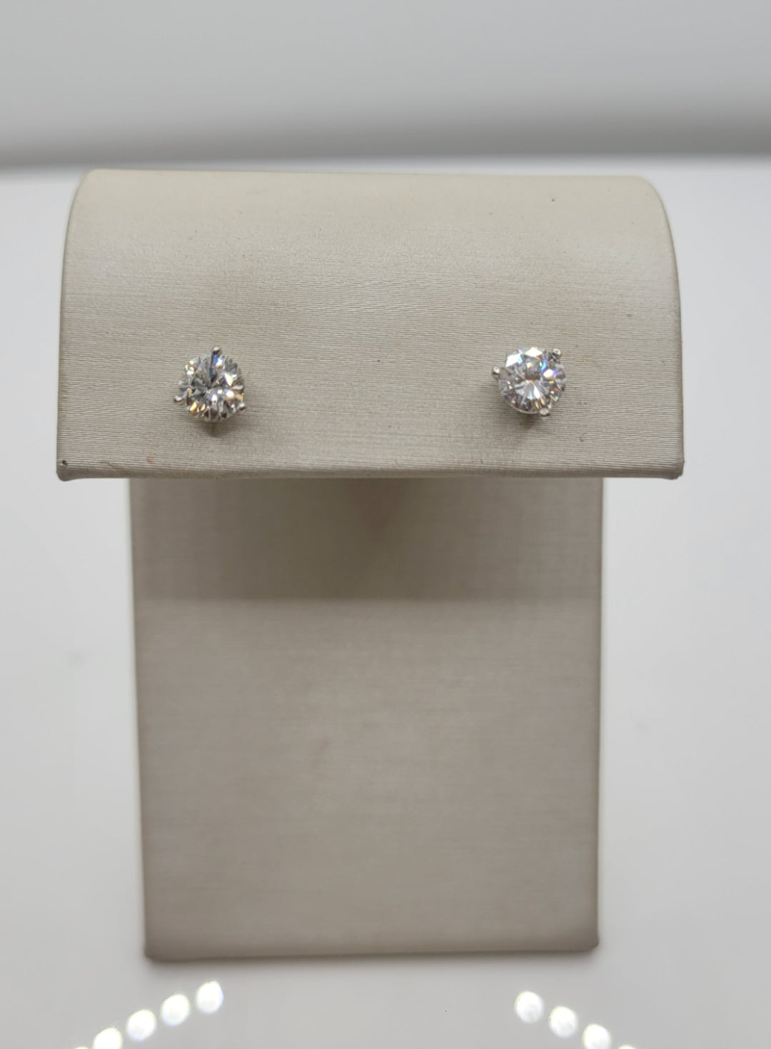 14K White Gold 1.00 Twt 3-Prong Cocktail Stud Earrings
