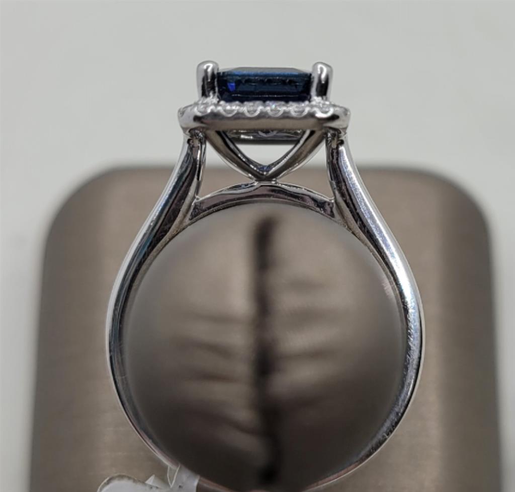 14K White Gold Classic Sapphire & Diamonds Gemstone Ring