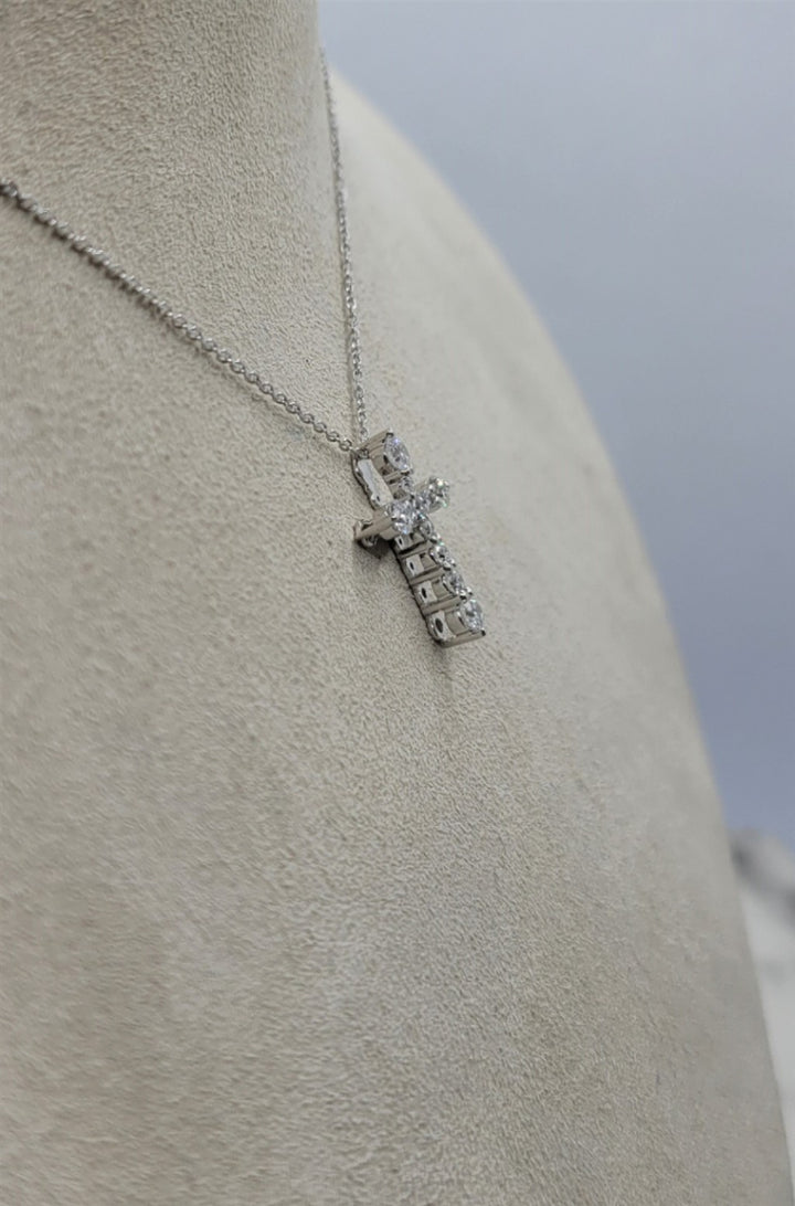 14K White Gold 0.5 ctw Round Cut Diamond Cross Necklace