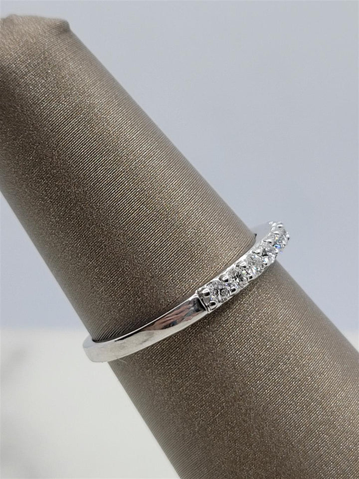 18K White Gold .35ctw Prong Set Diamond Wedding Ring