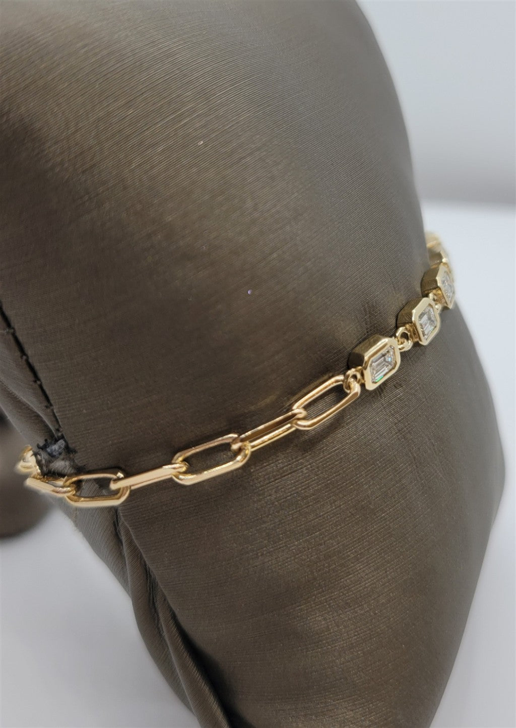 7" 14K Yellow Gold Bezel Set Diamond Paper Clip Chain Bracelet