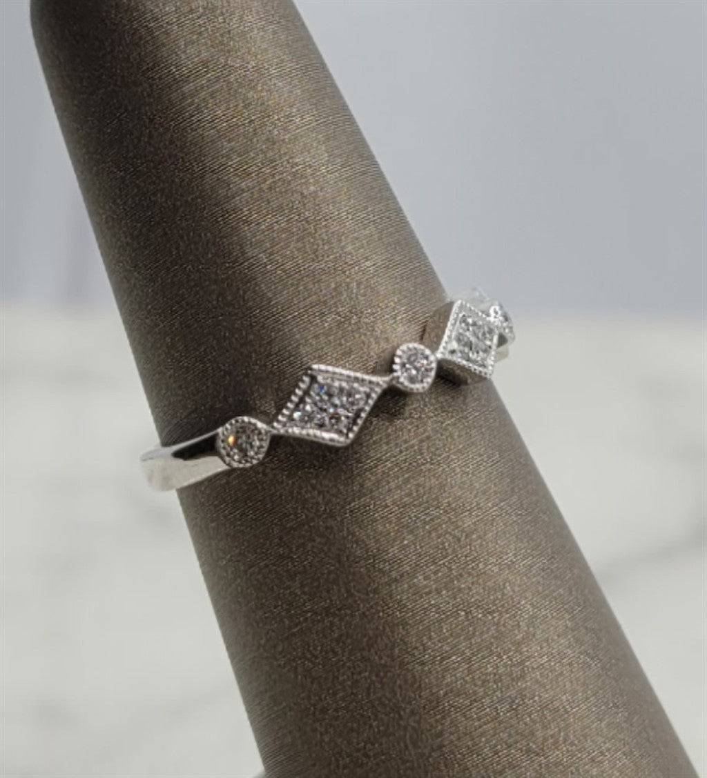 18K White Gold Fashion Diamond Fashion Ring