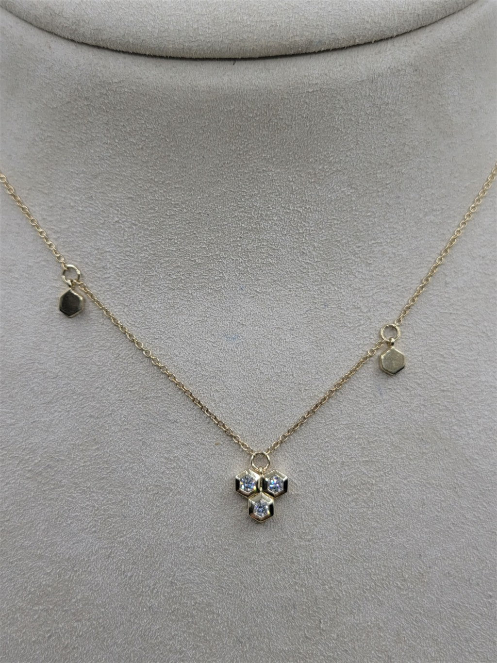 14K Yellow Gold 0.20 ctw Round cut Diamond Necklace