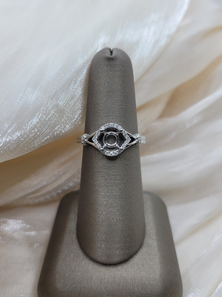 18K White Gold Halo Diamond Mounting Ring