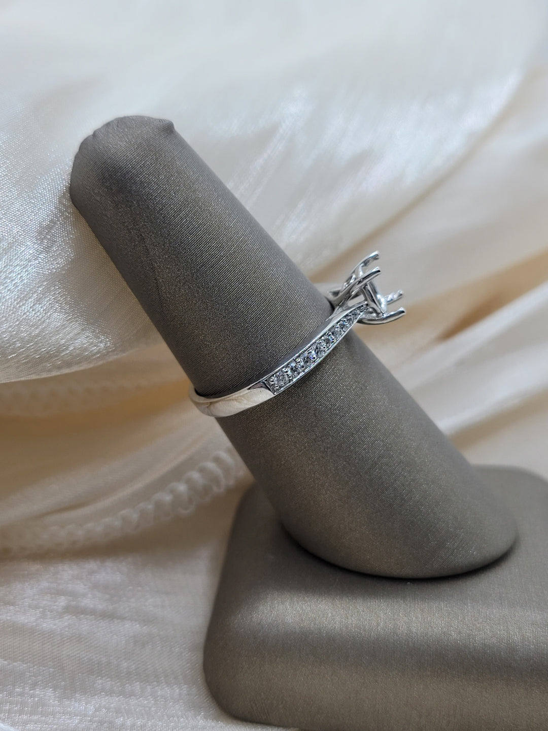 18K White Gold Cathedral Diamond Engagement Ring Mounting