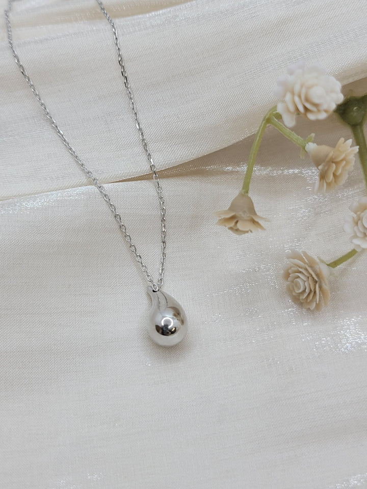 16-18" Sterling Silver Teardrop Pendant Forzentina Necklace