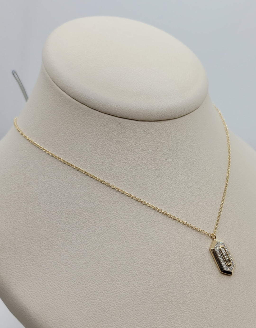 18" 14K Yellow Gold Diamond Pendant Fashion Necklace