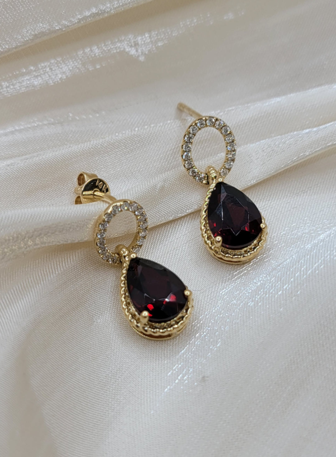14K Yellow Gold Garnet & Diamond Dangle Fashion Earrings