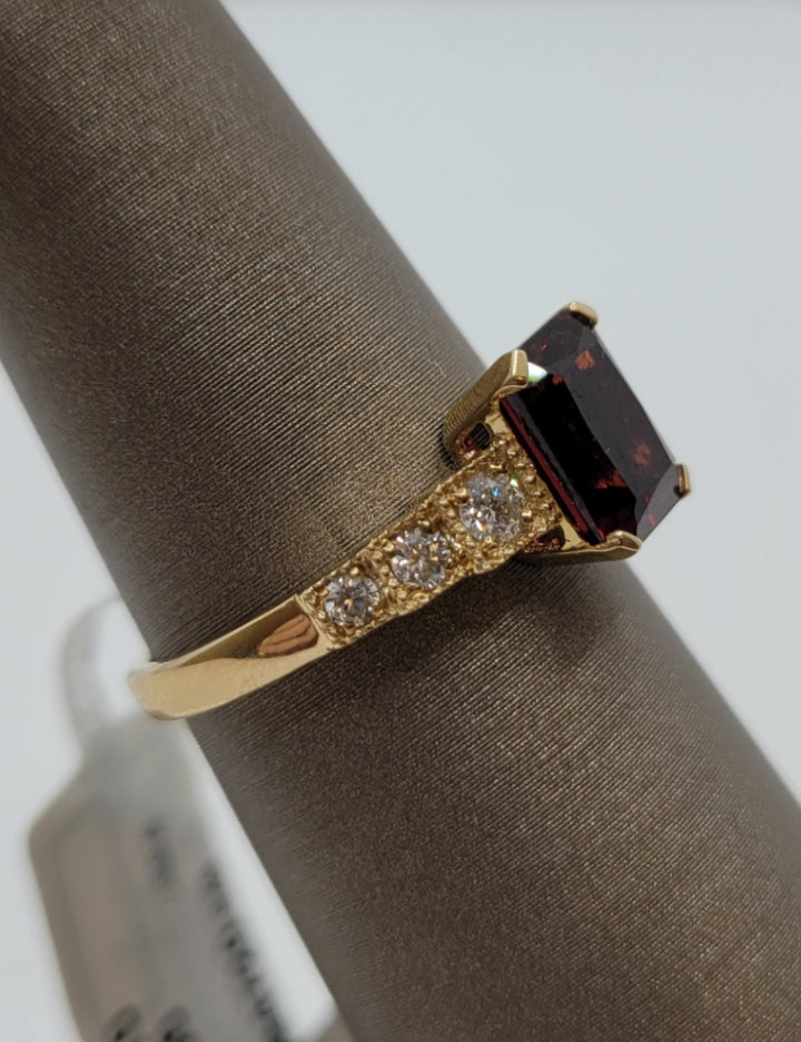 14K Yellow Gold Garnet & Diamond Fashion Ring