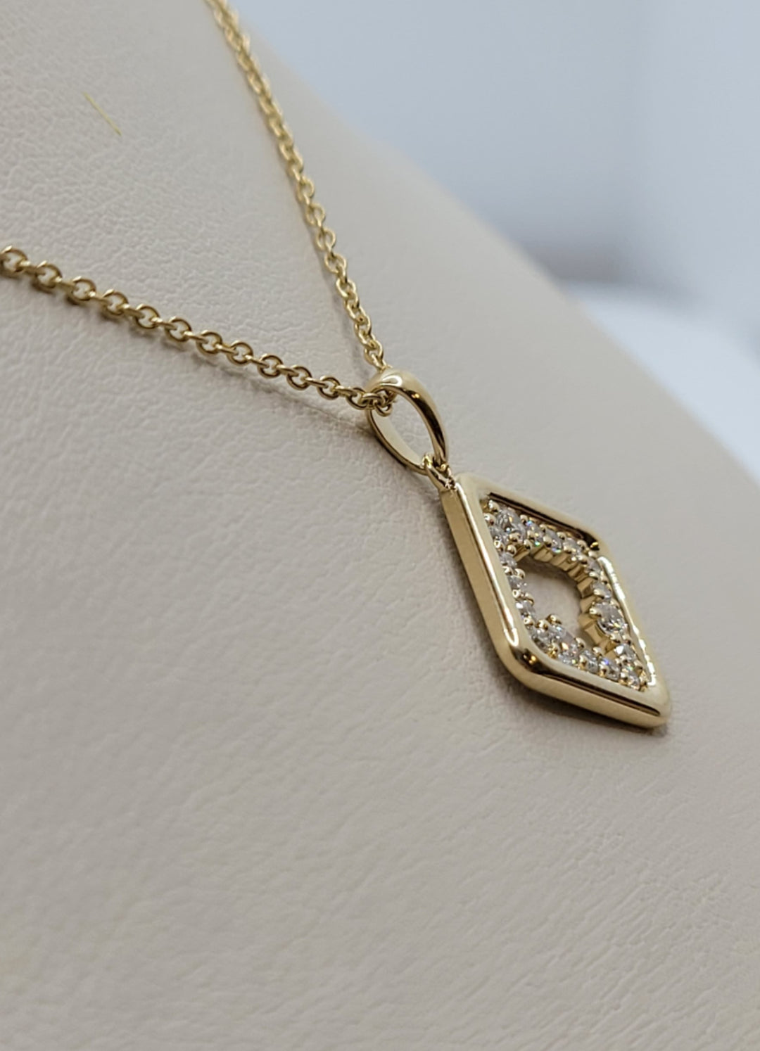 18" 14K Yellow Gold Abstract Diamond Pendant Necklace