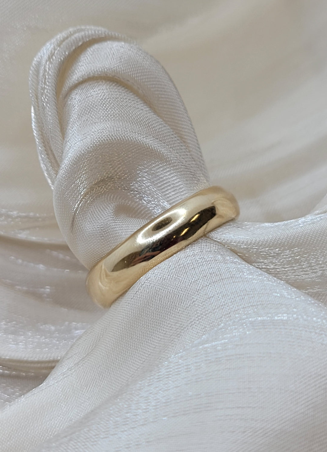 14K Yellow Gold Comfort Fit 5mm Wedding Band