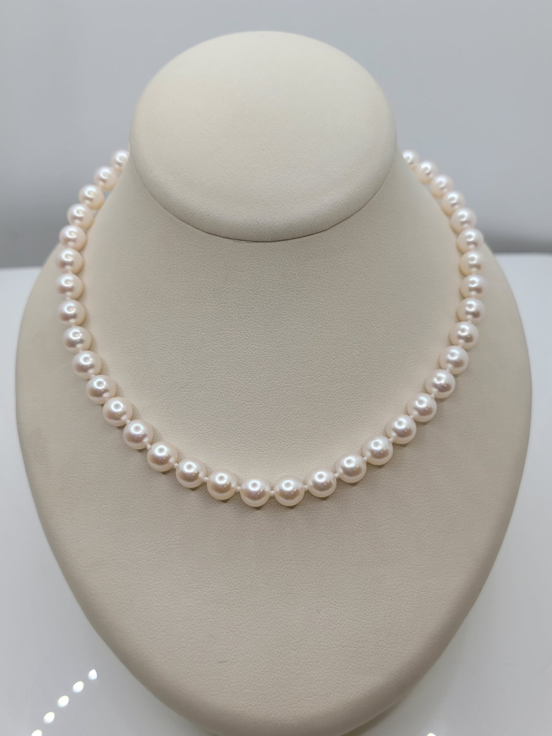 18" 14K White Gold Traditional Pearl Clasp 6.5-7mm Round Japanese Cultured Knotted Pearl Necklace
