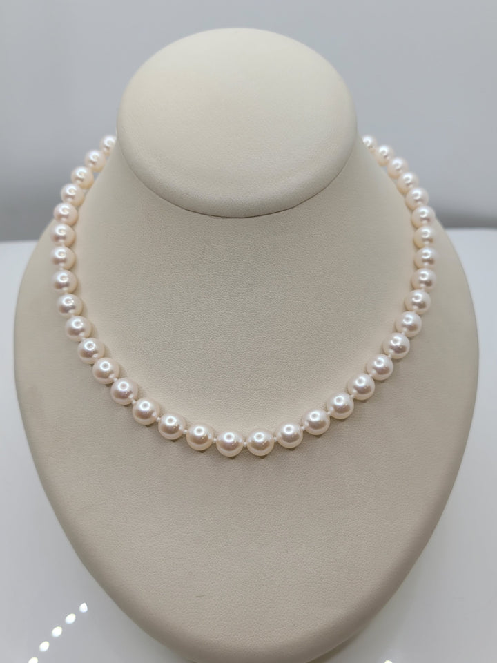 18" 14K White Gold Traditional Pearl Clasp 6.5-7mm Round Japanese Cultured Knotted Pearl Necklace