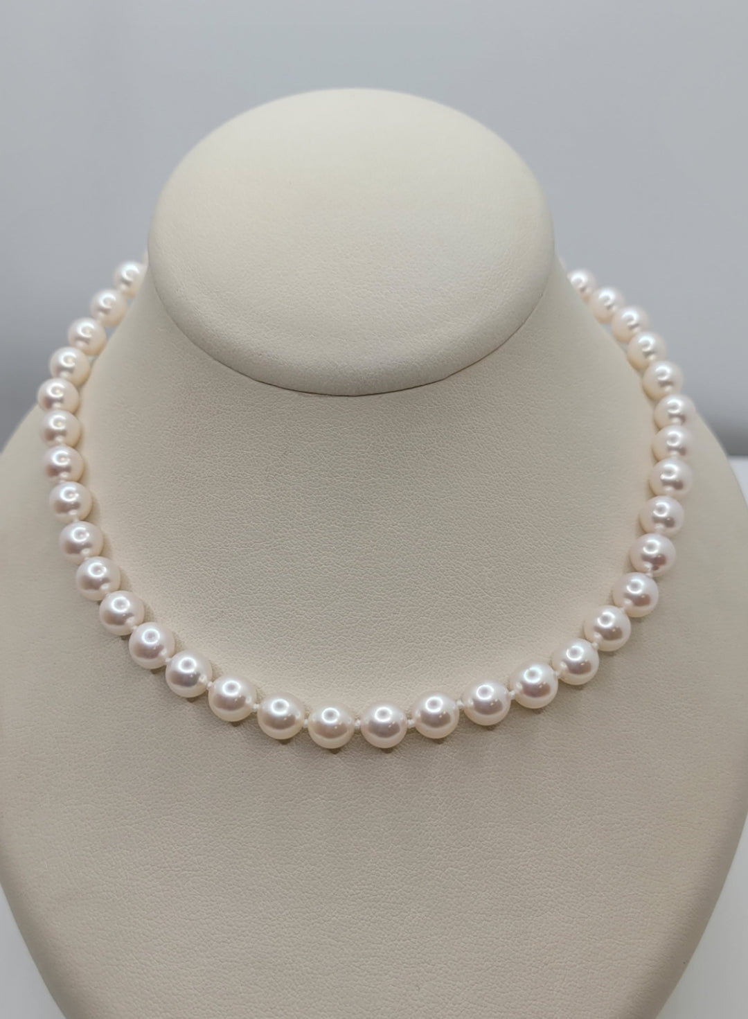 18" 18K White Gold Small Royal Clasp 6.5–7mm Japanese Cultured Pearl Necklace