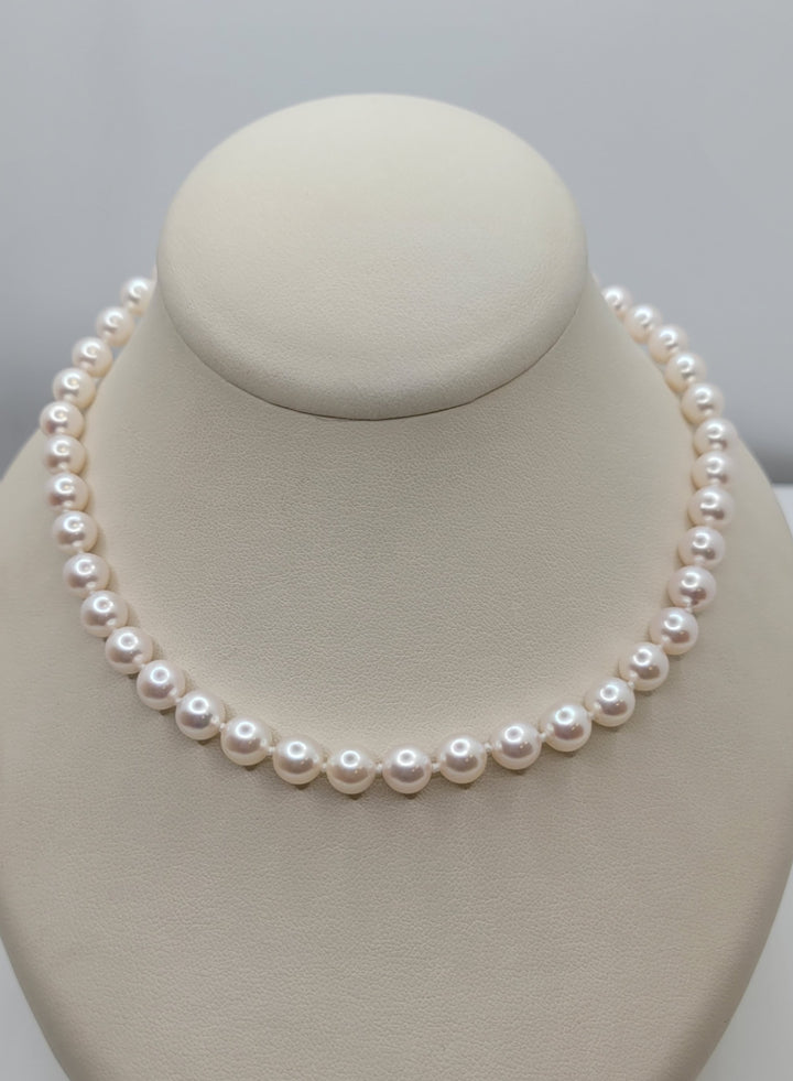18" 18K White Gold Small Royal Clasp 6.5–7mm Japanese Cultured Pearl Necklace