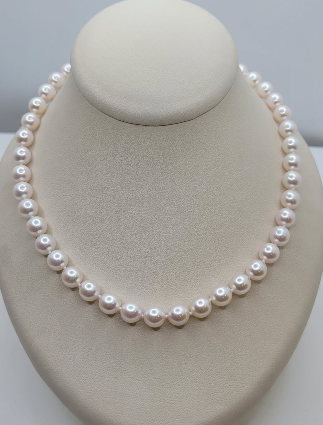 18" 18K White Gold Large Royal Clasp 7-7.5mm Japanese Cultured Pearl Necklace