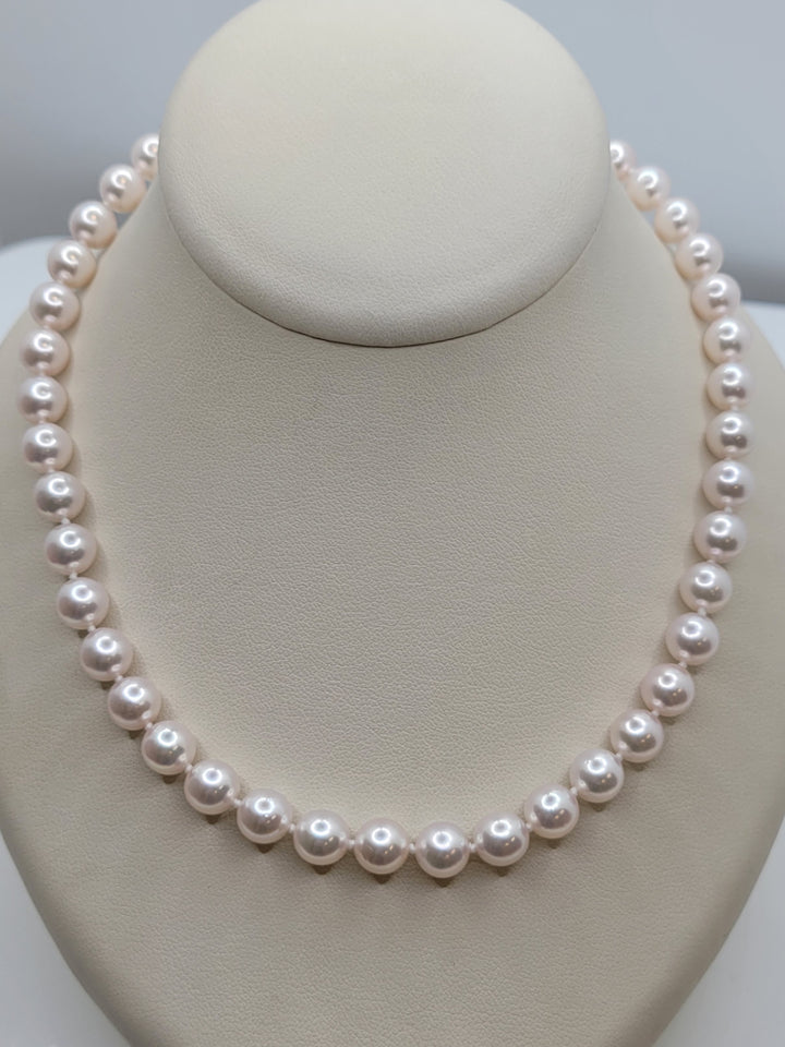 18" 18K White Gold Large Royal Clasp 7-7.5mm High-Shine Japanese Cultured Pearl Necklace