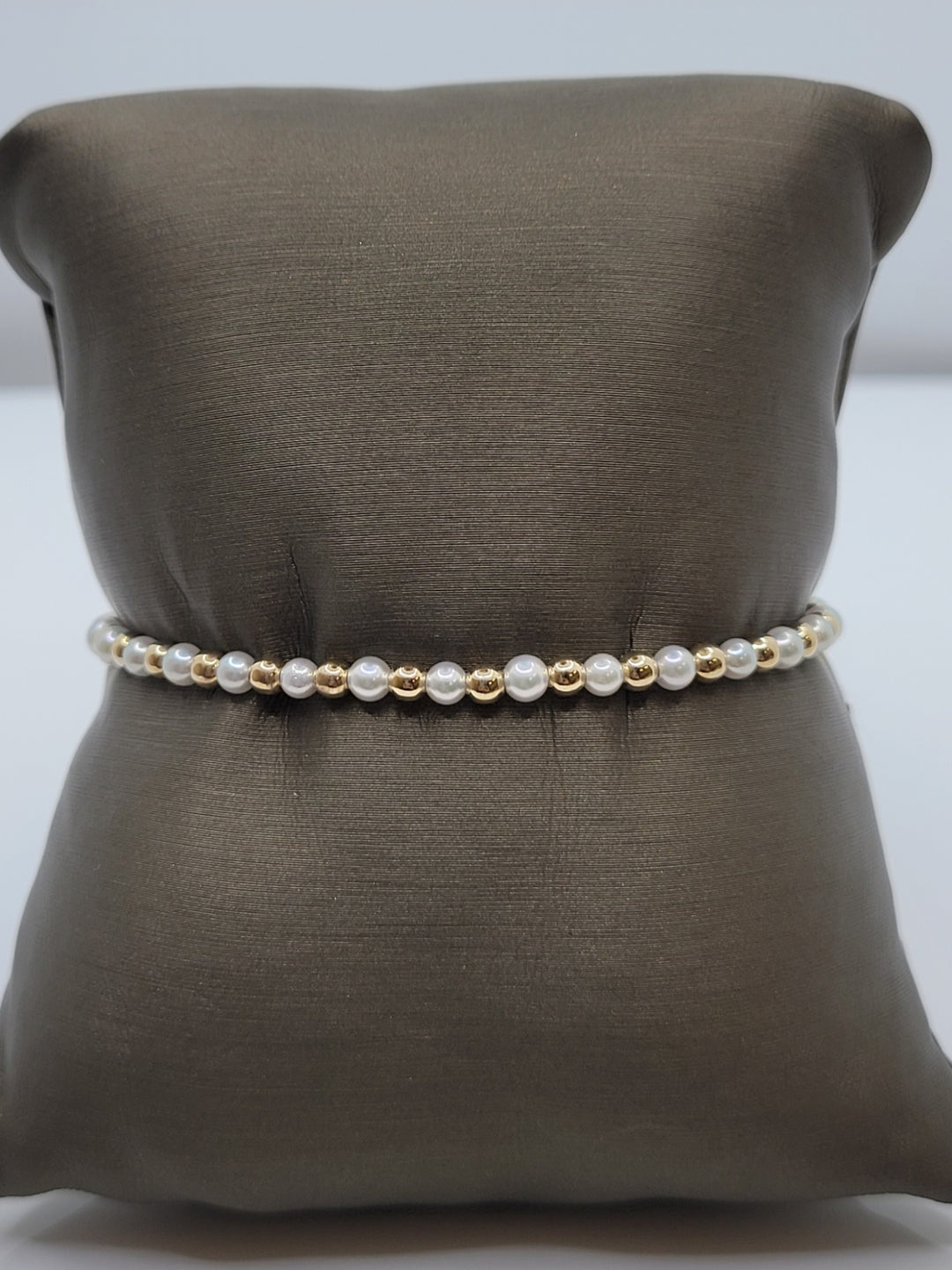 7" 14K Yellow Gold Pearl & Gold Beaded Bangle Bracelet