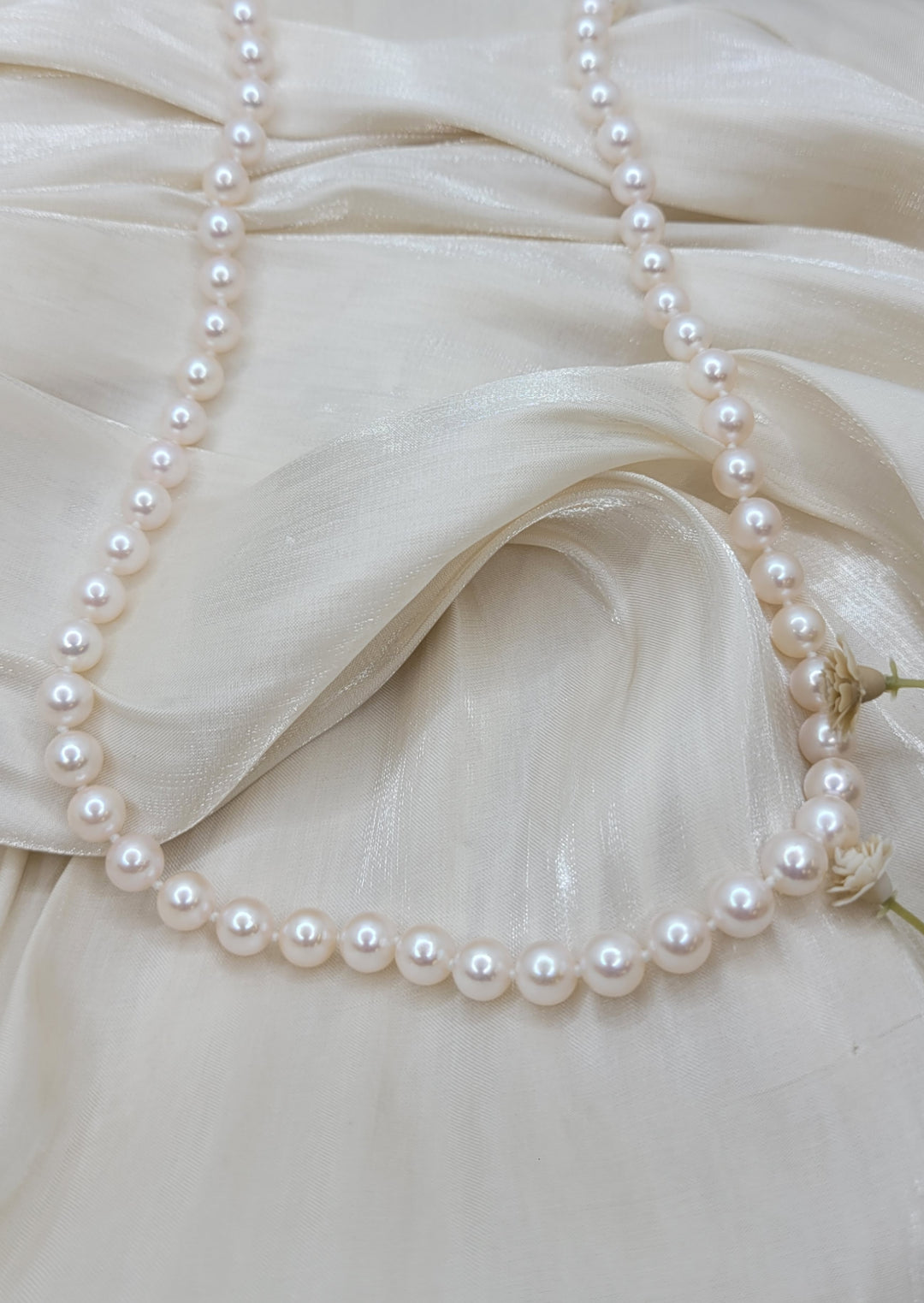 18" 14K White Gold Traditional Pearl Clasp 6.5-7mm Round Japanese Cultured Knotted Pearl Necklace