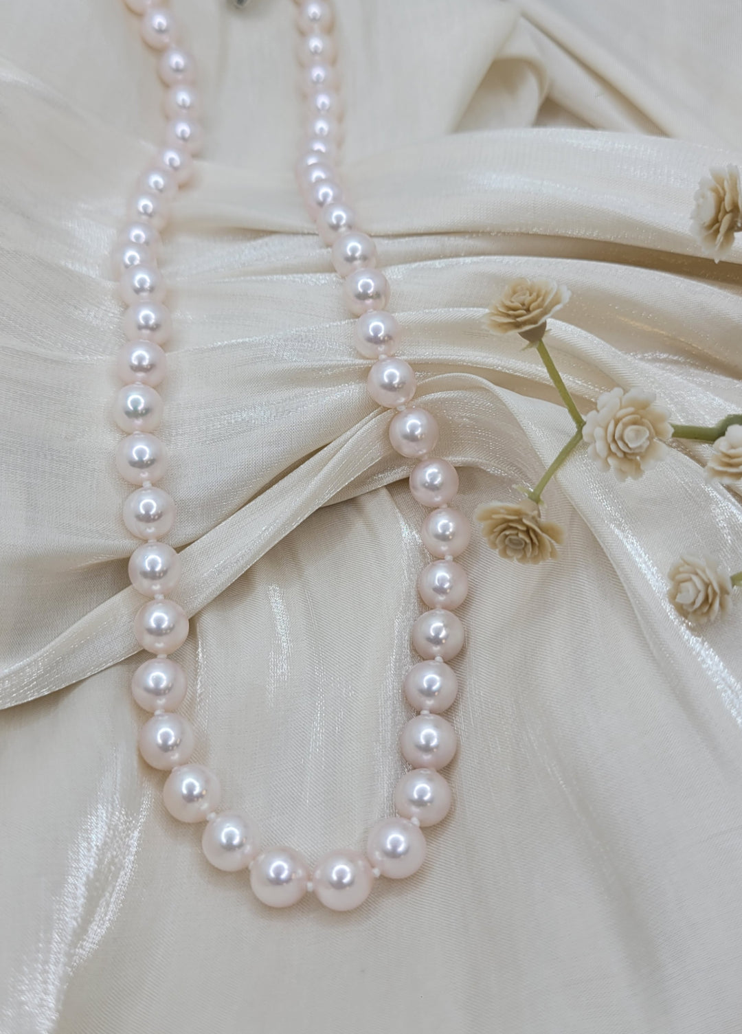 18" 18K White Gold Large Royal Clasp 7-7.5mm High-Shine Japanese Cultured Pearl Necklace