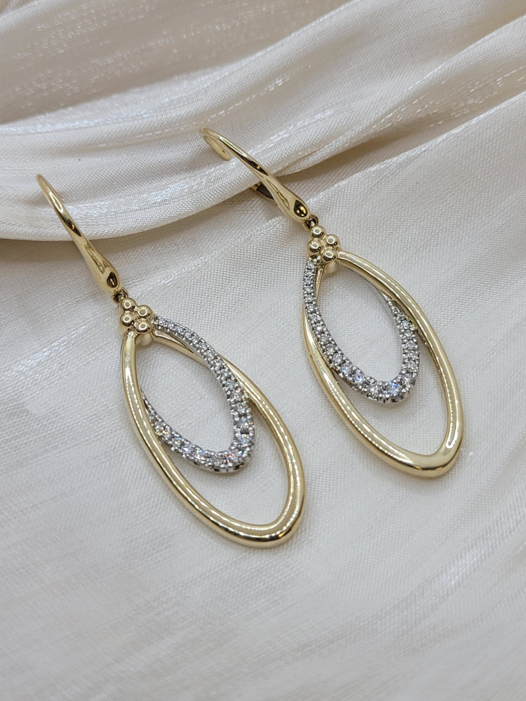 14K Two-Tone Gold Bujukan Clover And Graduating Diamond Drop Earrings