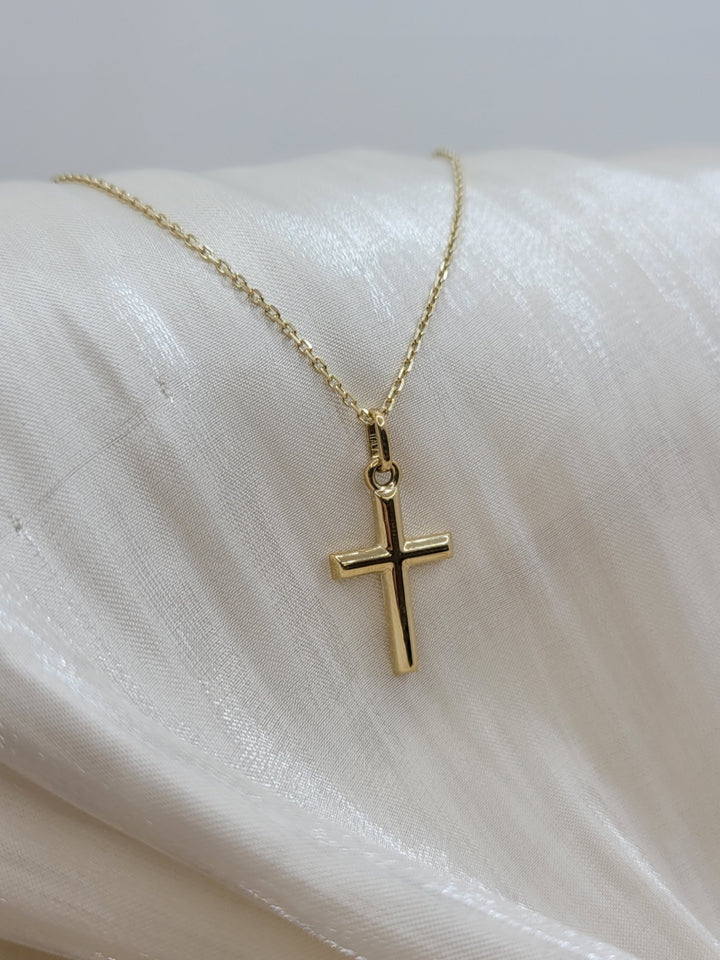 18" 14K Yellow Gold Cross Pendant Necklace