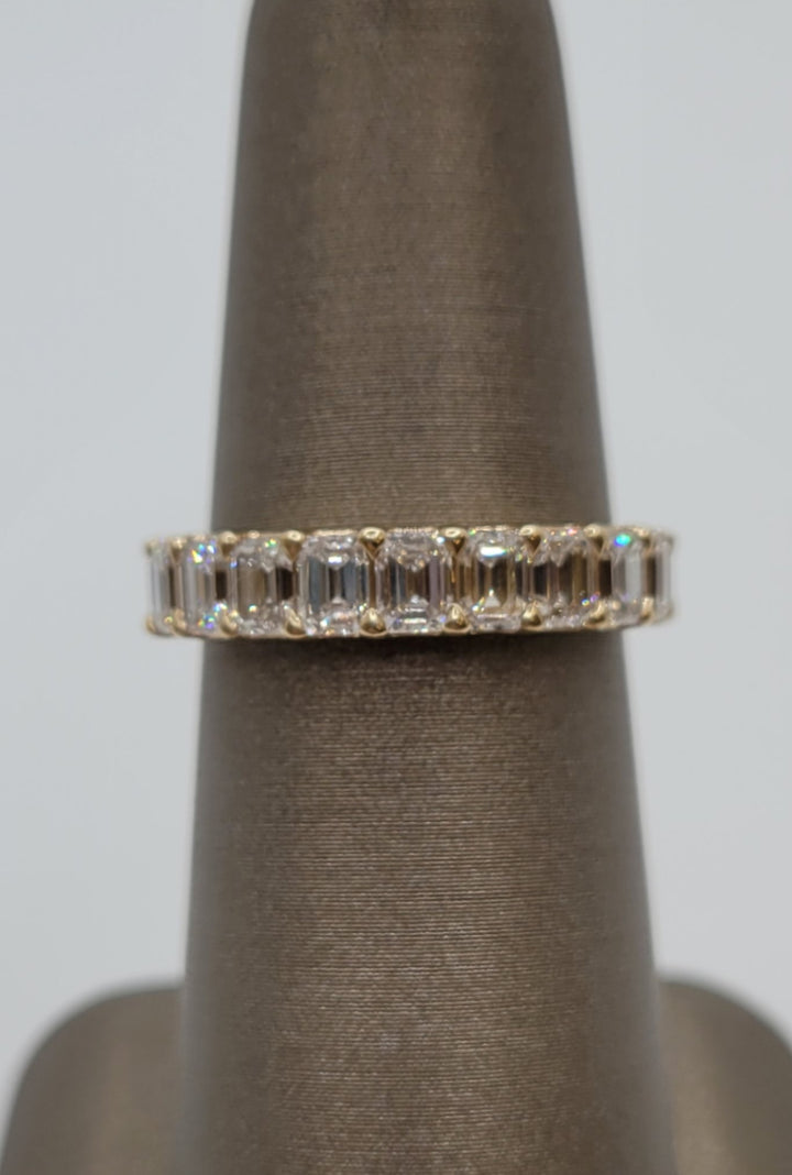 14K Yellow Gold Prong Set Emerald Wedding Band