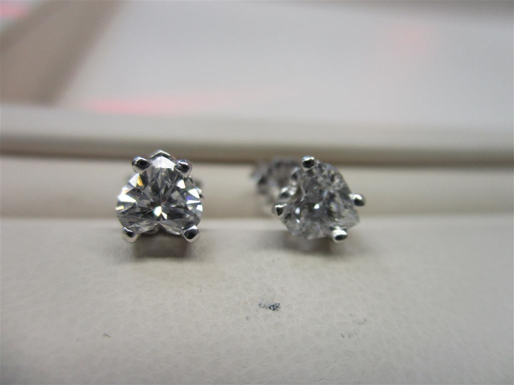 14K White Gold Diamond Heart Stud Earrings