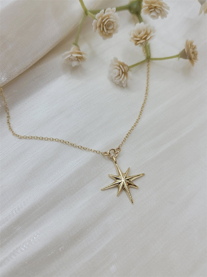 17.5" 14K Yellow Gold Star Pendant Necklace