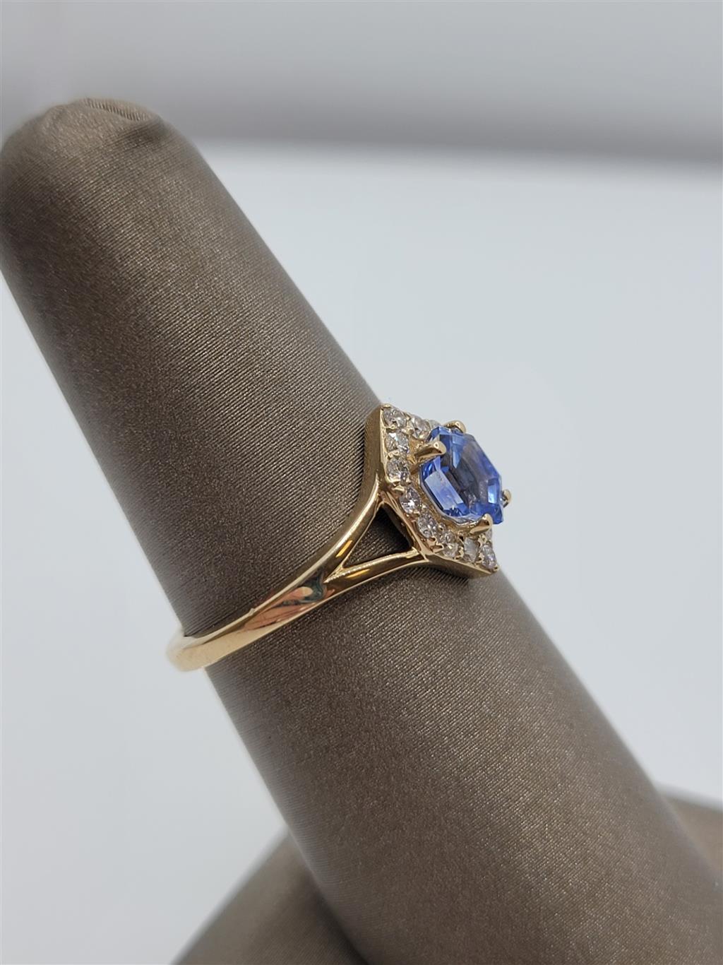 14K Yellow Gold Sapphire & Diamond Gemstone Fashion Ring