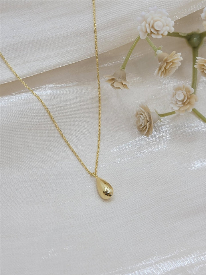 16-18" 14K Yellow Gold Puffy Teardrop Pendant Necklace