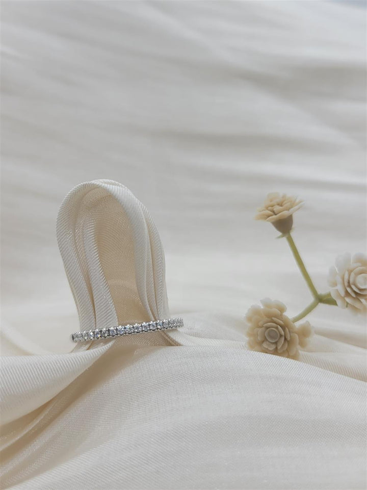 14K White Gold Diamond Wedding Band