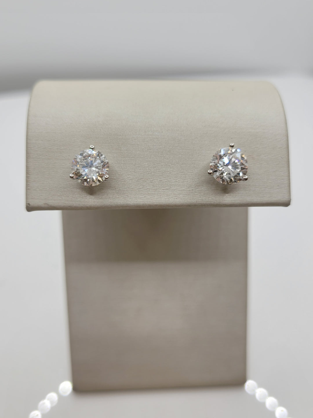 14K White Gold 2.54 Twt Round Cut Lab Grown Stud Earrings