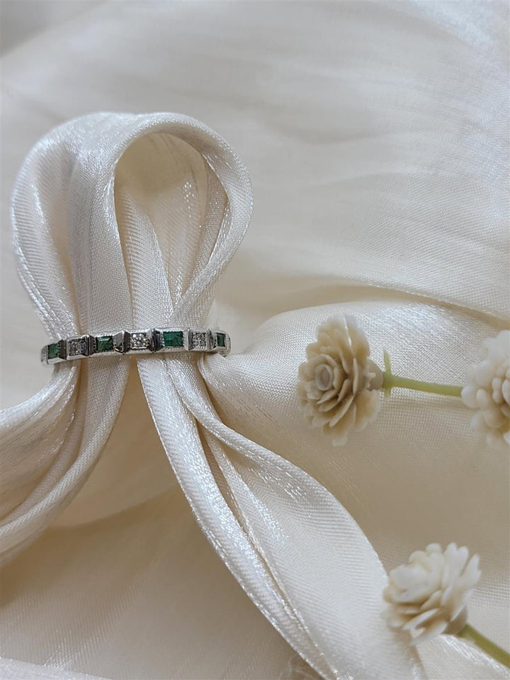 10K White Gold Emeralds & Diamonds Gemstone Ring