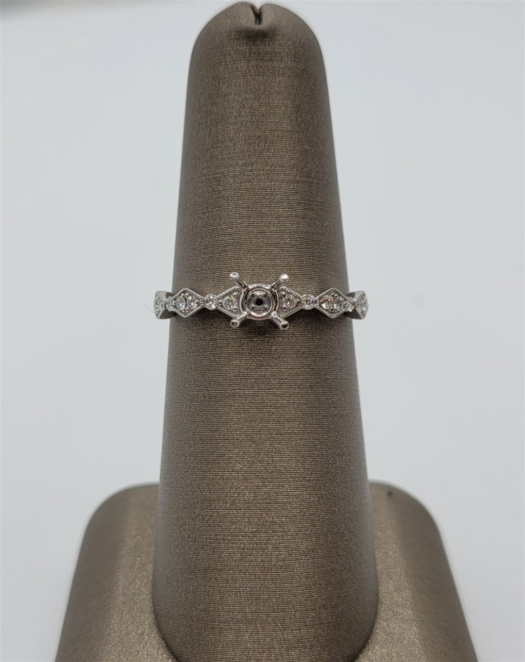 14K White Gold Diamond Engagement Ring Mounting